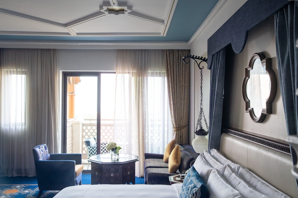 Jumeirah Al Qasr Dubai — Rooms in Dubai