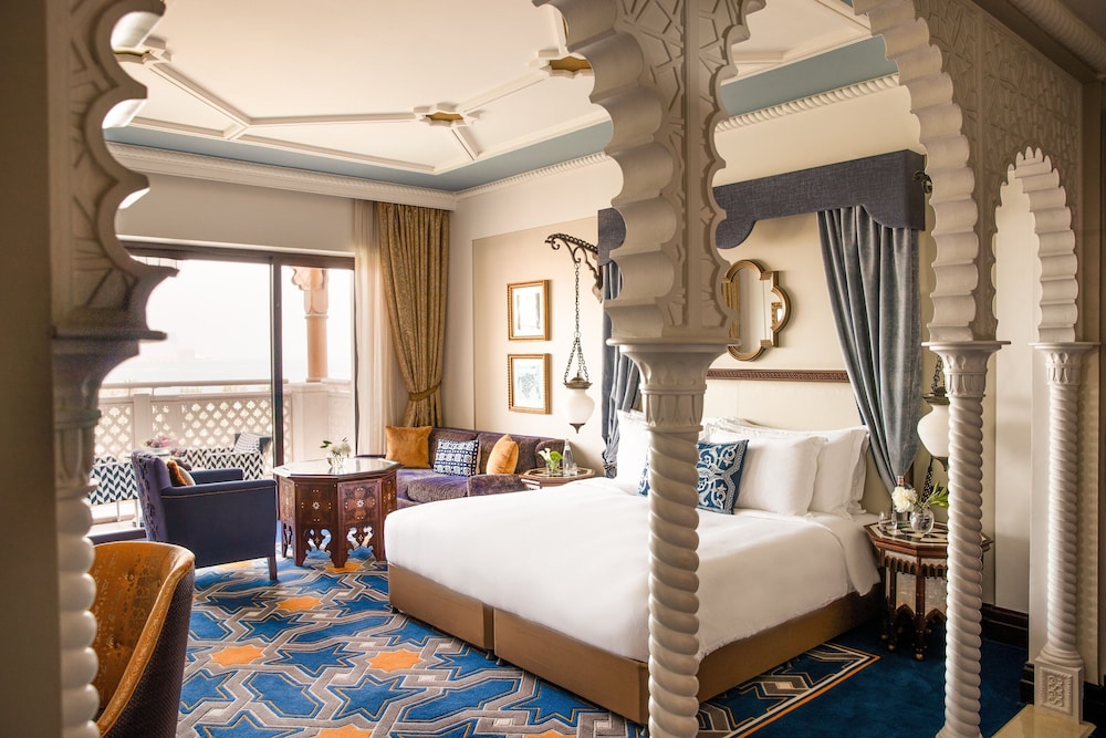 Jumeirah Al Qasr Dubai — Rooms in Dubai