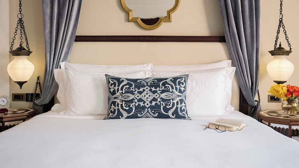 Jumeirah Al Qasr Dubai — Rooms in Dubai