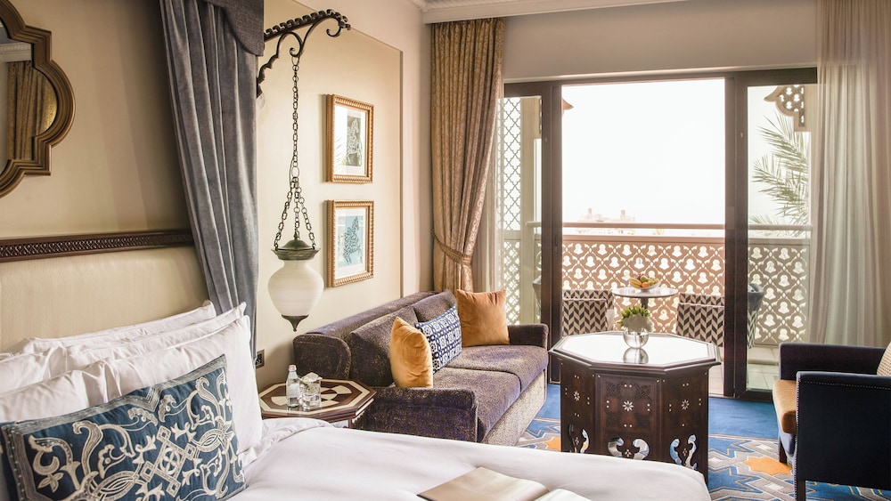 Jumeirah Al Qasr Dubai — Rooms in Dubai