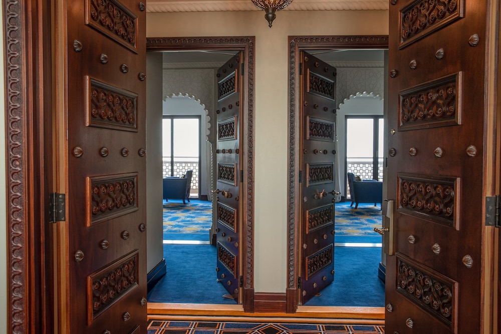 Jumeirah Al Qasr Dubai — Rooms in Dubai