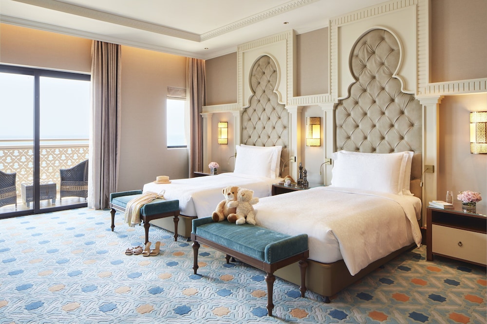 Jumeirah Al Qasr Dubai — Rooms in Dubai