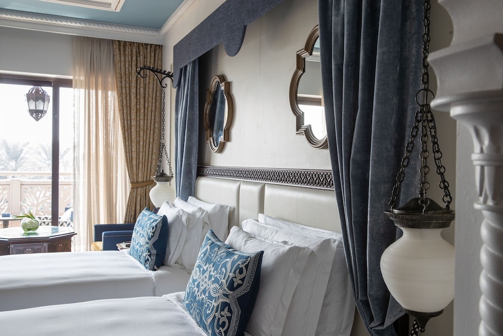 Jumeirah Al Qasr Dubai — Rooms in Dubai
