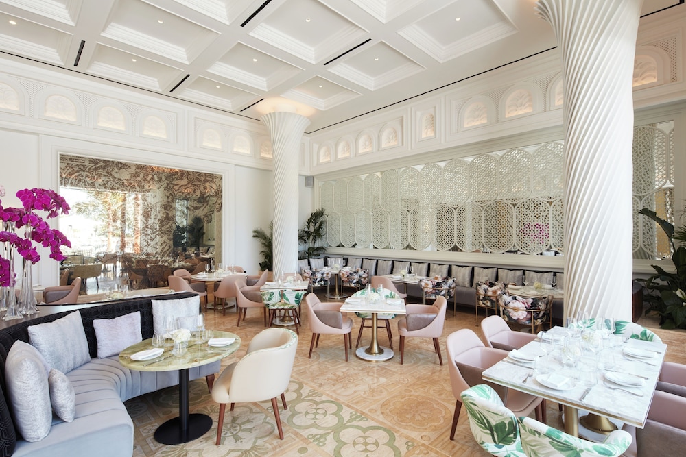 Jumeirah Al Qasr Dubai — Restaurant in Dubai