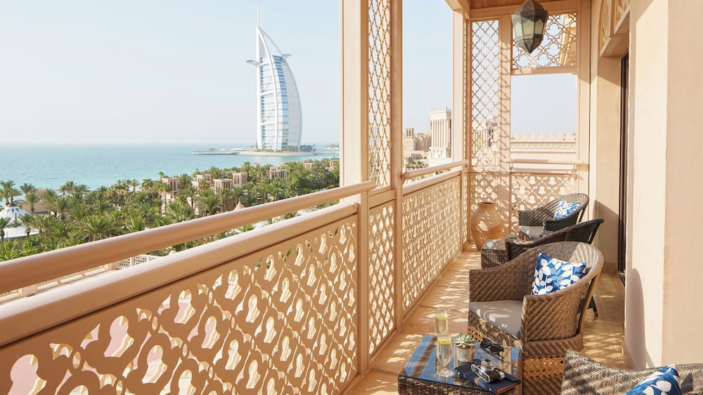 Jumeirah Al Qasr Dubai — Rooms in Dubai
