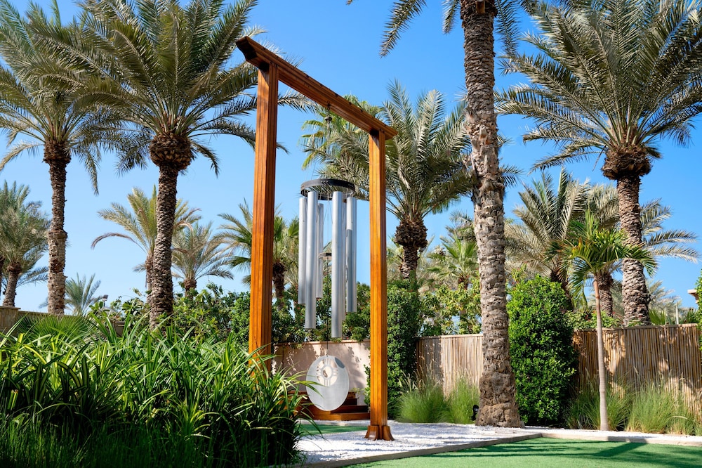 Jumeirah Al Qasr Dubai — Facilities in Dubai