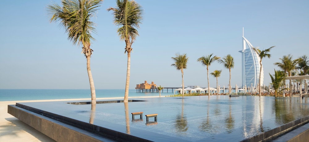 Jumeirah Al Qasr Dubai — On-site activities in Dubai