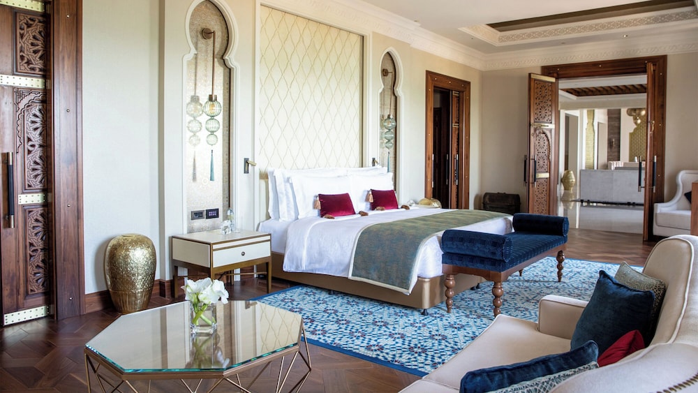 Jumeirah Al Qasr Dubai — Rooms in Dubai