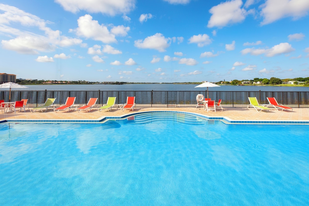 Westgate Lakes Resort & Spa Universal Studios Area — Swimming pool in Orlando, Florida