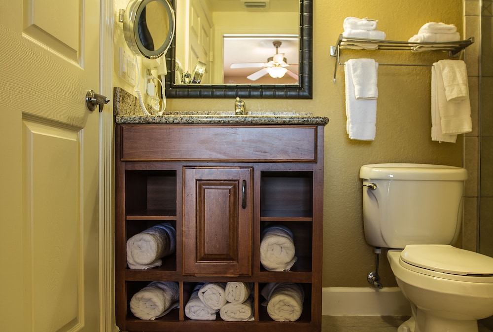 Westgate Lakes Resort & Spa Universal Studios Area — Hotel rooms in Orlando, Florida