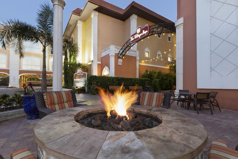 Westgate Lakes Resort & Spa Universal Studios Area — Hotel building in Orlando, Florida