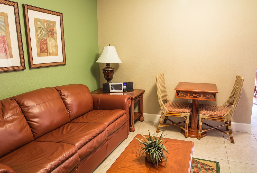 Westgate Lakes Resort & Spa Universal Studios Area — Hotel rooms in Orlando, Florida