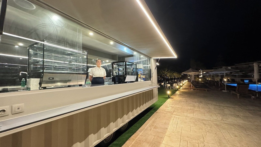 Azul Eco Hotel — Restaurant & bars in Rethymnon