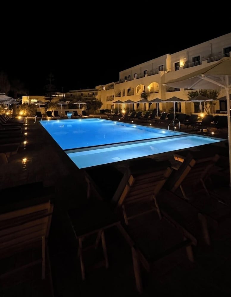 Azul Eco Hotel — Swimming pool in Rethymnon