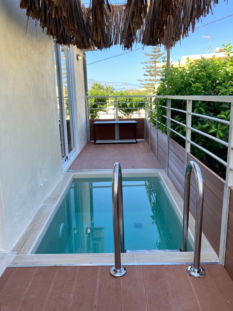 Azul Eco Hotel — Swimming pool in Rethymnon