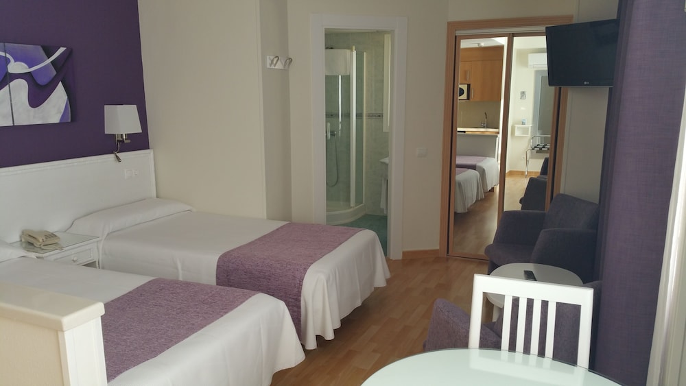 Ona Princesa Playa — Hotel rooms in Marbella, Andalusia