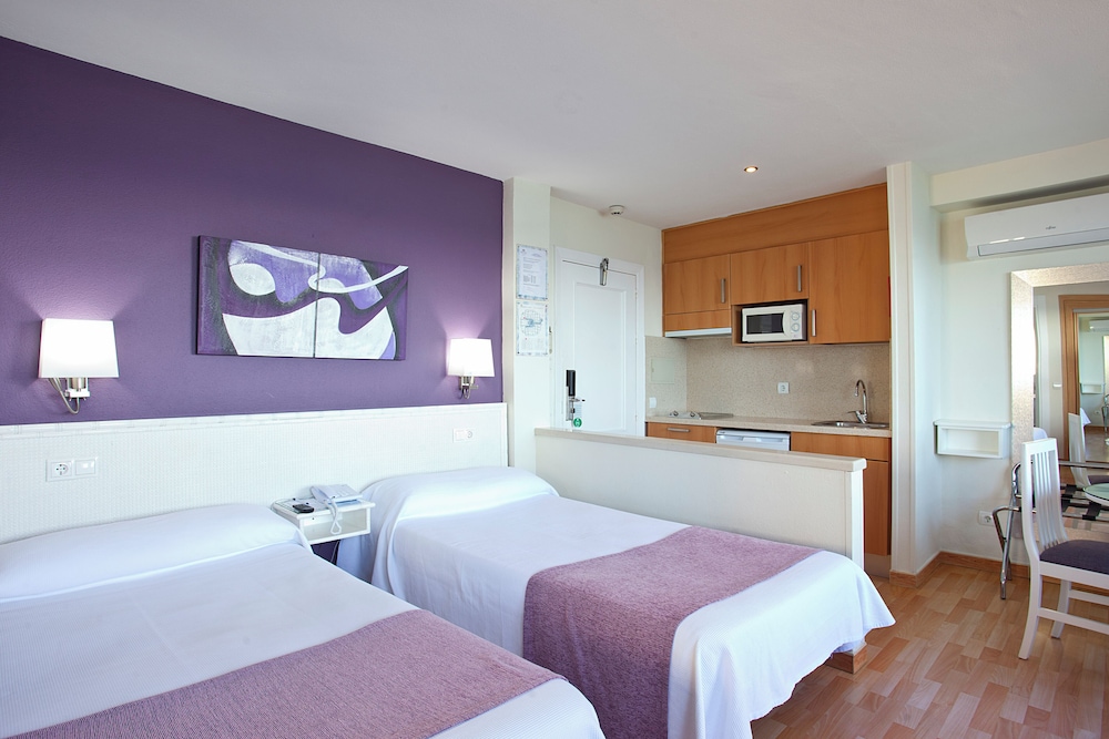 Ona Princesa Playa — Hotel rooms in Marbella, Andalusia