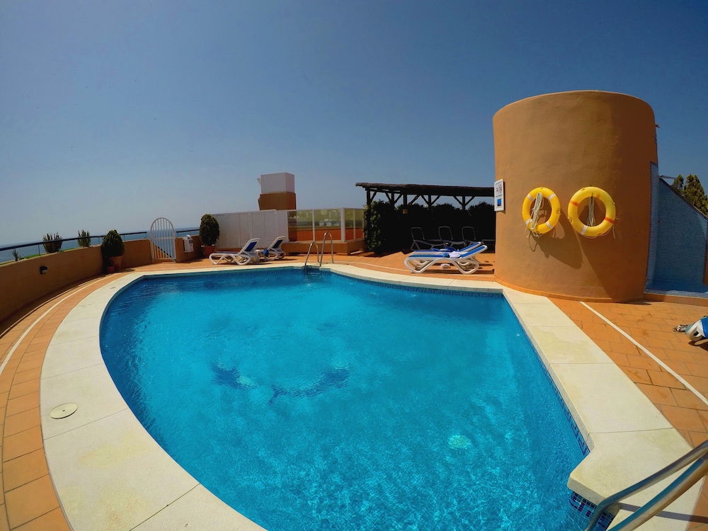 Ona Princesa Playa — Swimming pool in Marbella, Andalusia