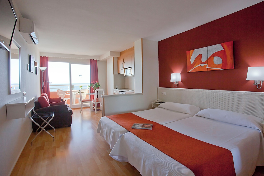 Ona Princesa Playa — Hotel rooms in Marbella, Andalusia