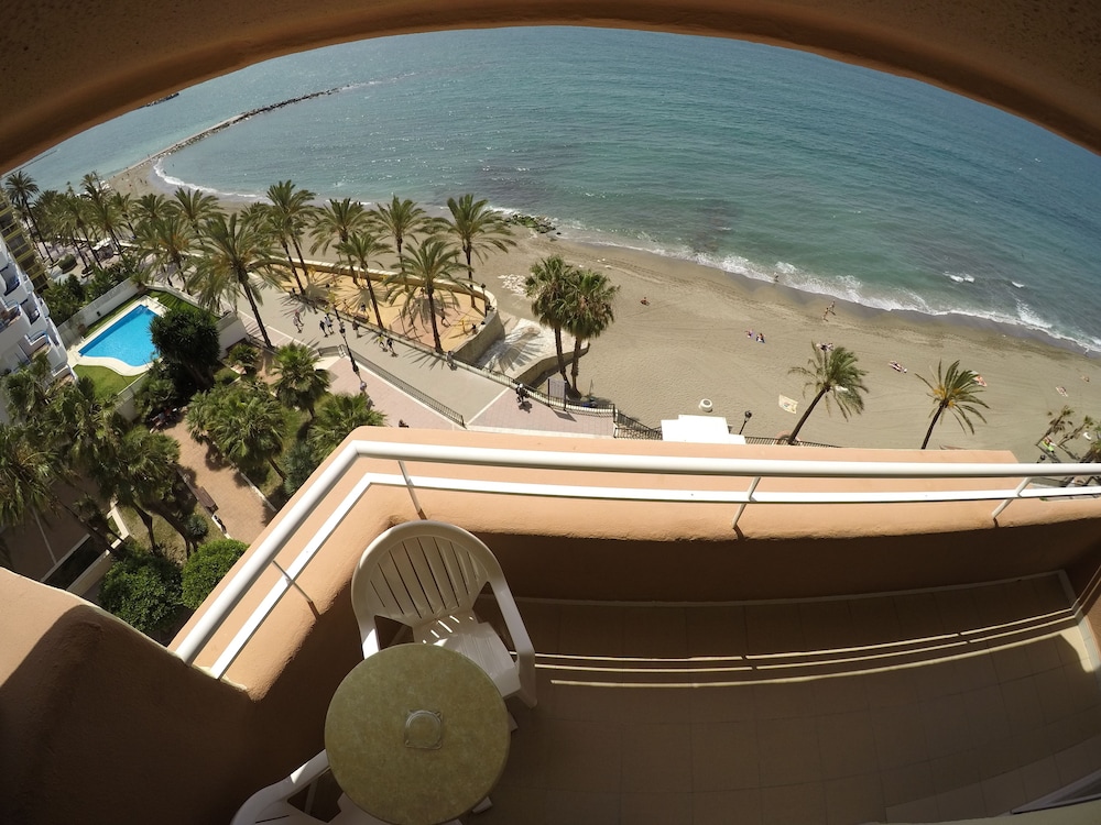 Ona Princesa Playa — Hotel rooms in Marbella, Andalusia