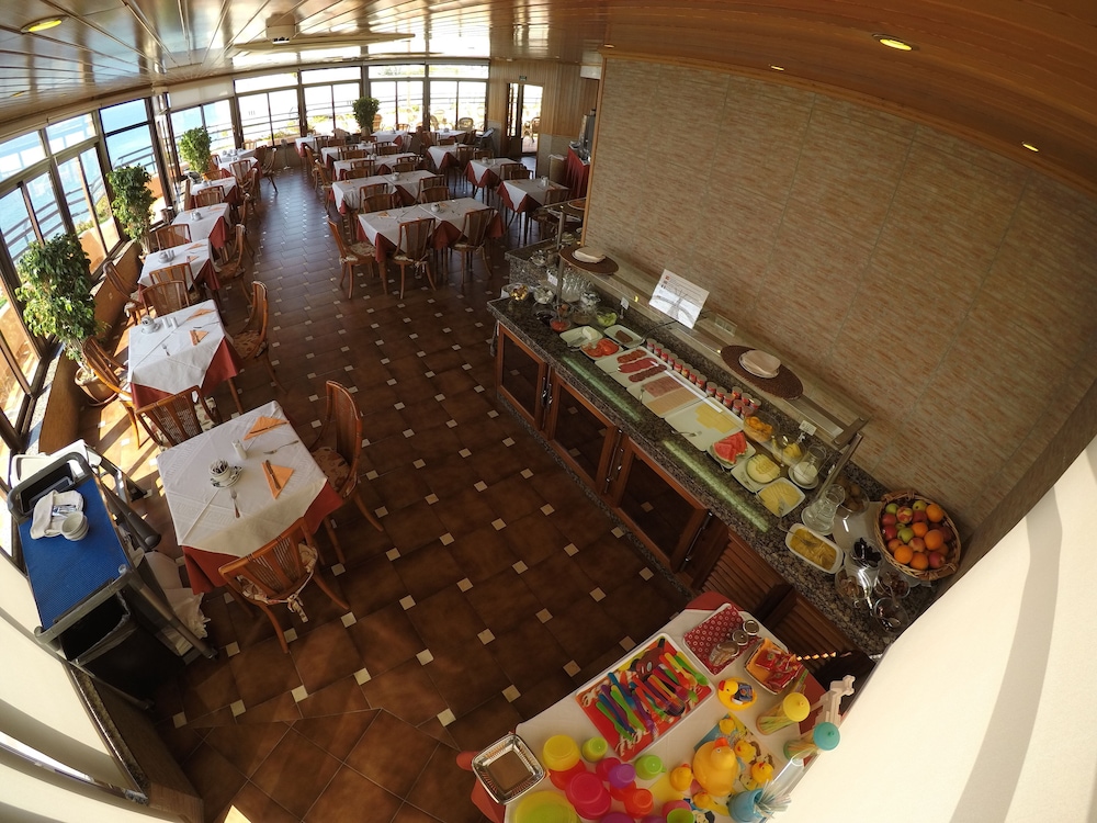 Ona Princesa Playa — Restaurant & bars in Marbella, Andalusia