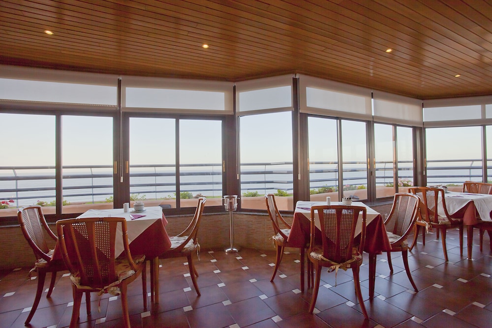 Ona Princesa Playa — Restaurant & bars in Marbella, Andalusia