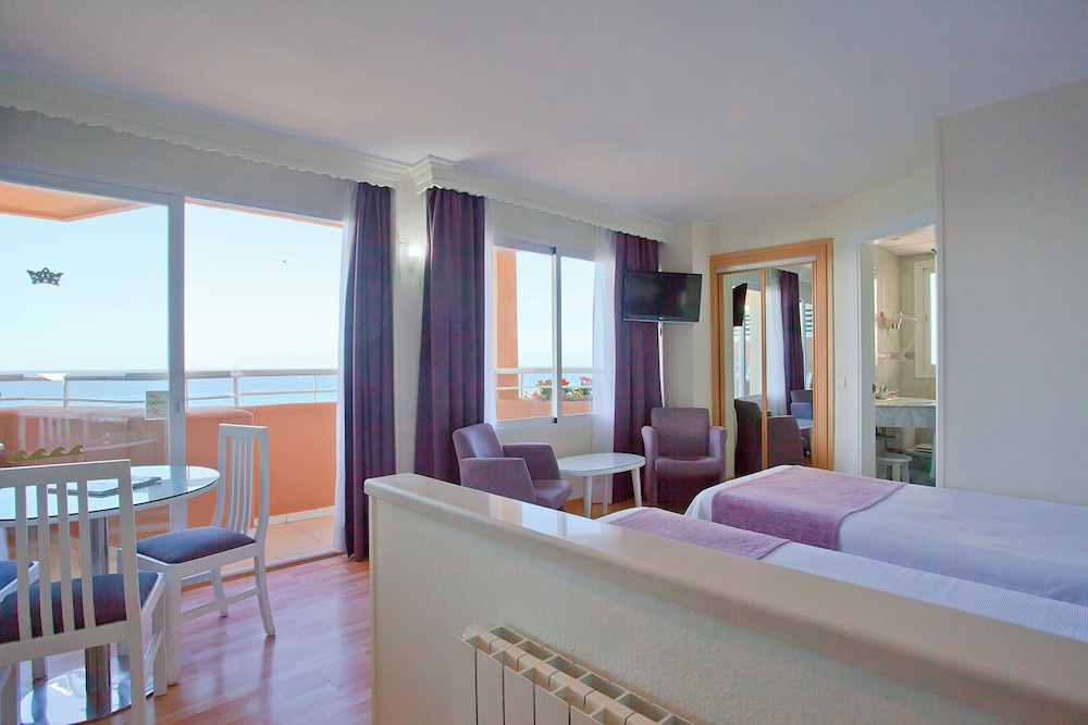 Ona Princesa Playa — Hotel rooms in Marbella, Andalusia