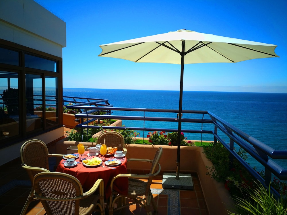 Ona Princesa Playa — Restaurant & bars in Marbella, Andalusia