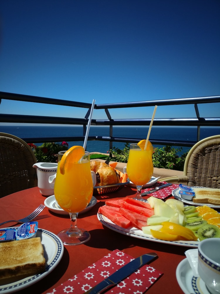 Ona Princesa Playa — Restaurant & bars in Marbella, Andalusia