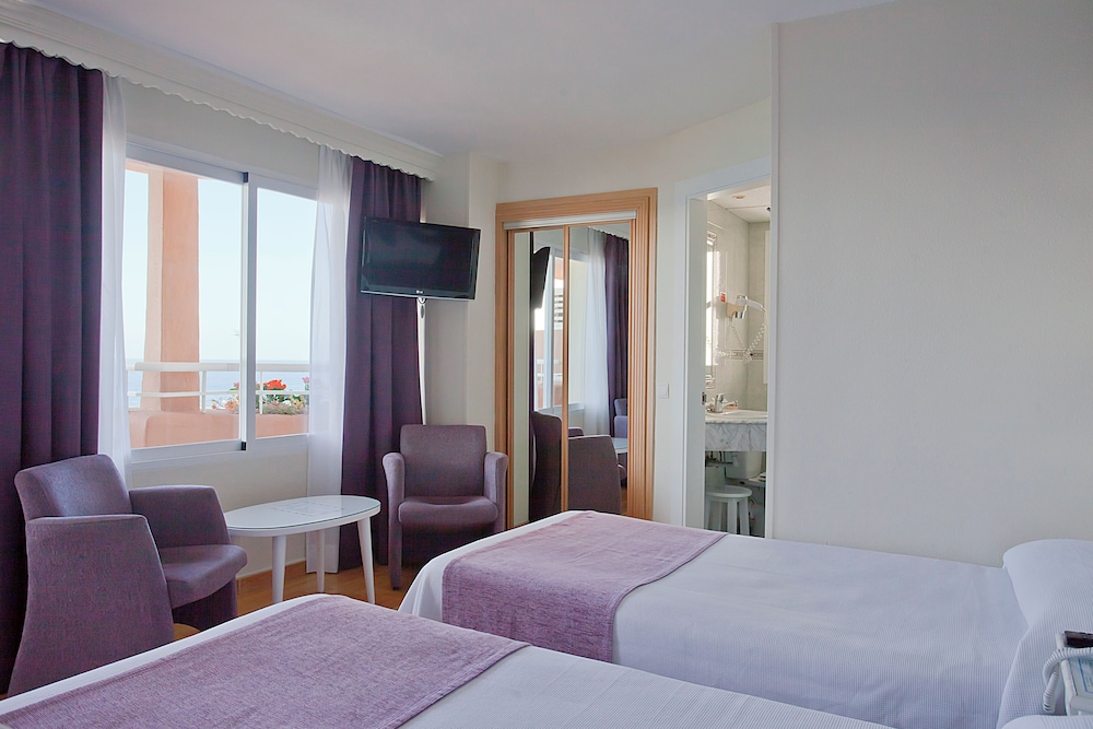 Ona Princesa Playa — Hotel rooms in Marbella, Andalusia