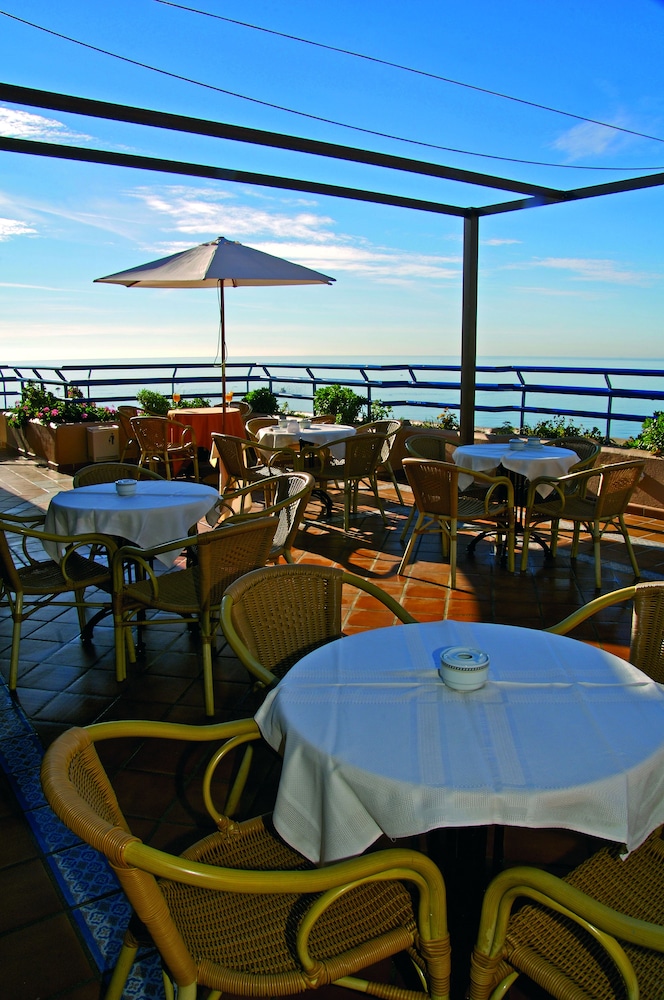 Ona Princesa Playa — Restaurant & bars in Marbella, Andalusia