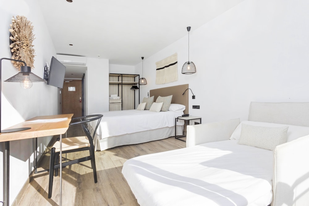 Sa Clau by Mambo — Hotel rooms in San Antonio, Balearic Islands