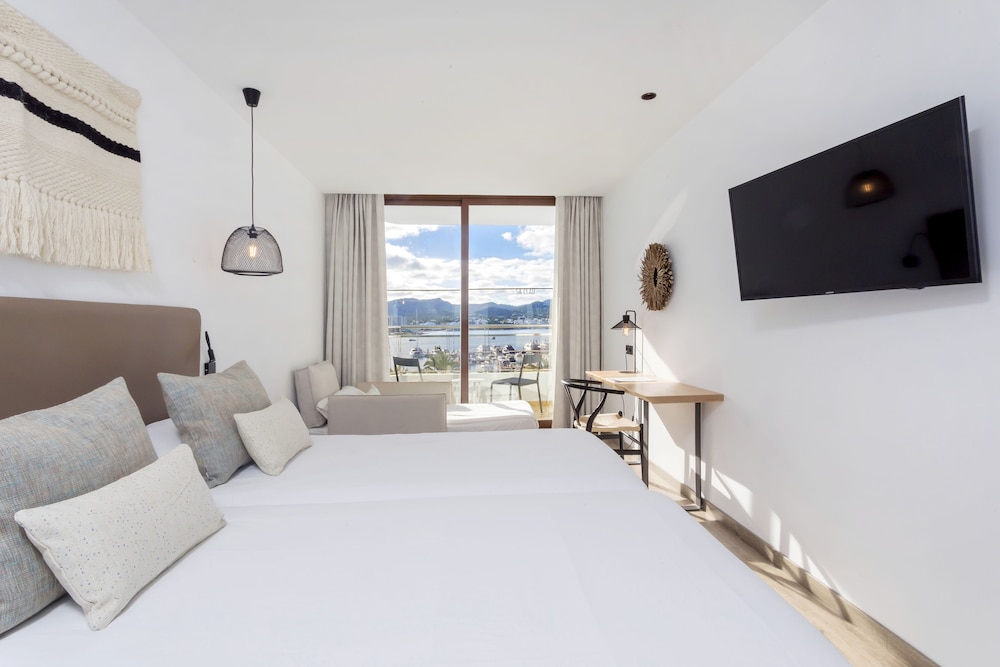 Sa Clau by Mambo — Hotel rooms in San Antonio, Balearic Islands