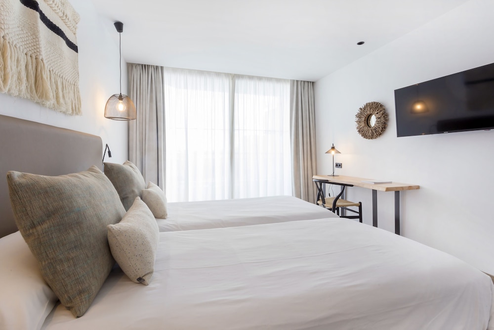 Sa Clau by Mambo — Hotel rooms in San Antonio, Balearic Islands