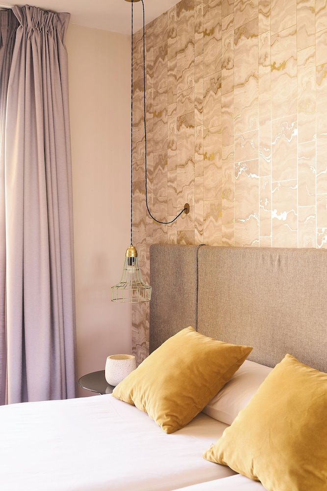 Ona Marbella Inn — Hotel rooms in Marbella, Andalusia