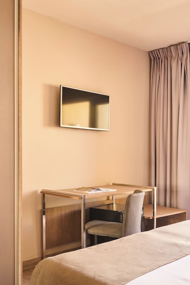 Ona Marbella Inn — Hotel rooms in Marbella, Andalusia