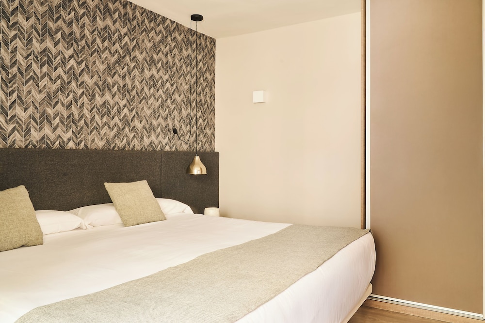 Ona Marbella Inn — Hotel rooms in Marbella, Andalusia