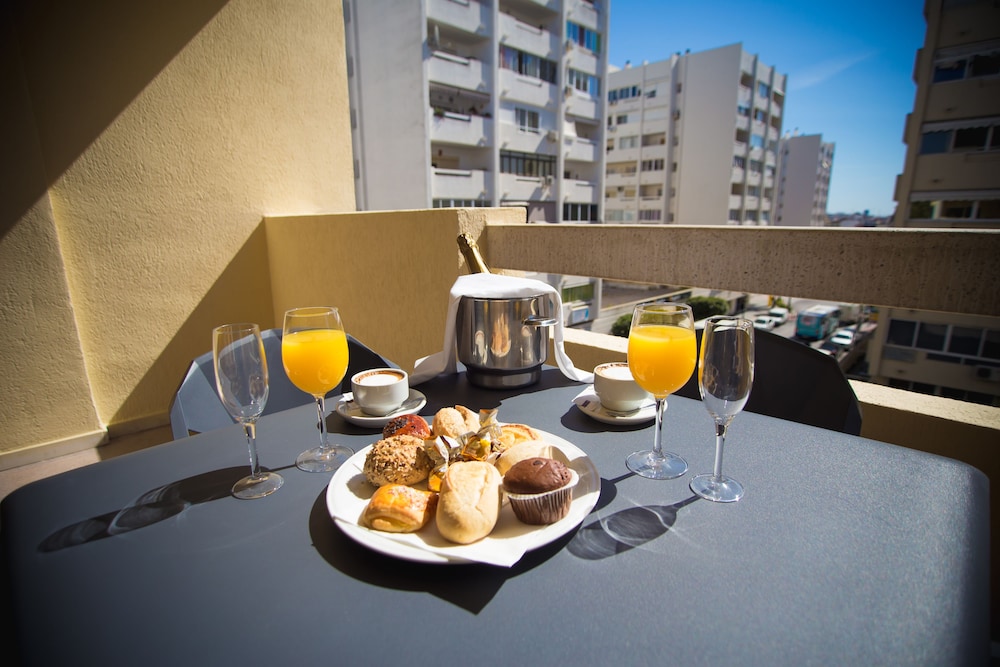 Ona Marbella Inn — Hotel rooms in Marbella, Andalusia