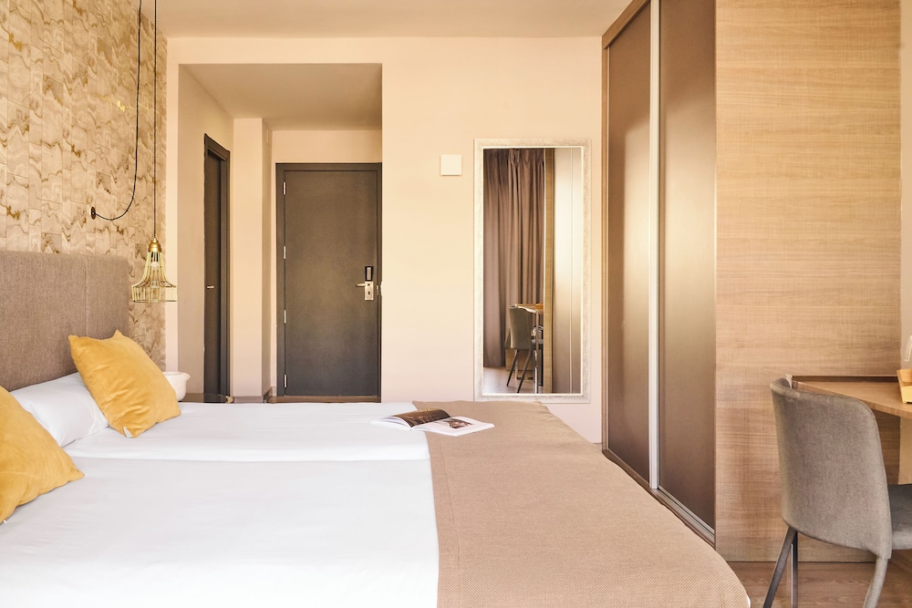 Ona Marbella Inn — Hotel rooms in Marbella, Andalusia