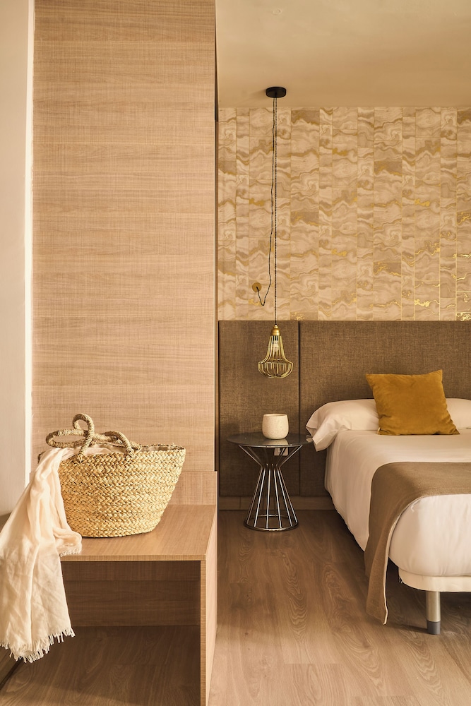 Ona Marbella Inn — Hotel rooms in Marbella, Andalusia