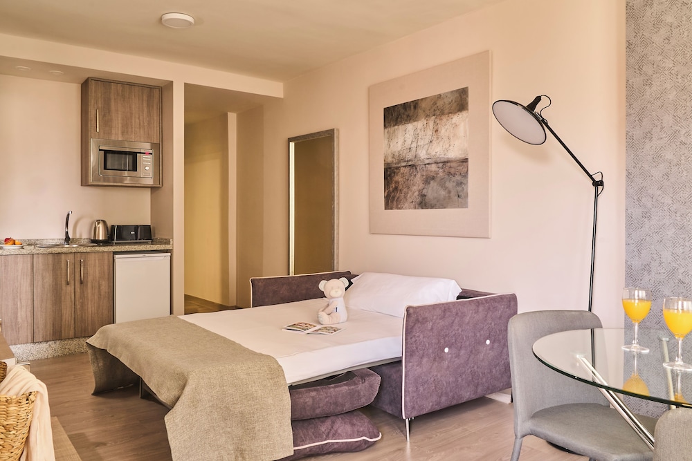 Ona Marbella Inn — Hotel rooms in Marbella, Andalusia