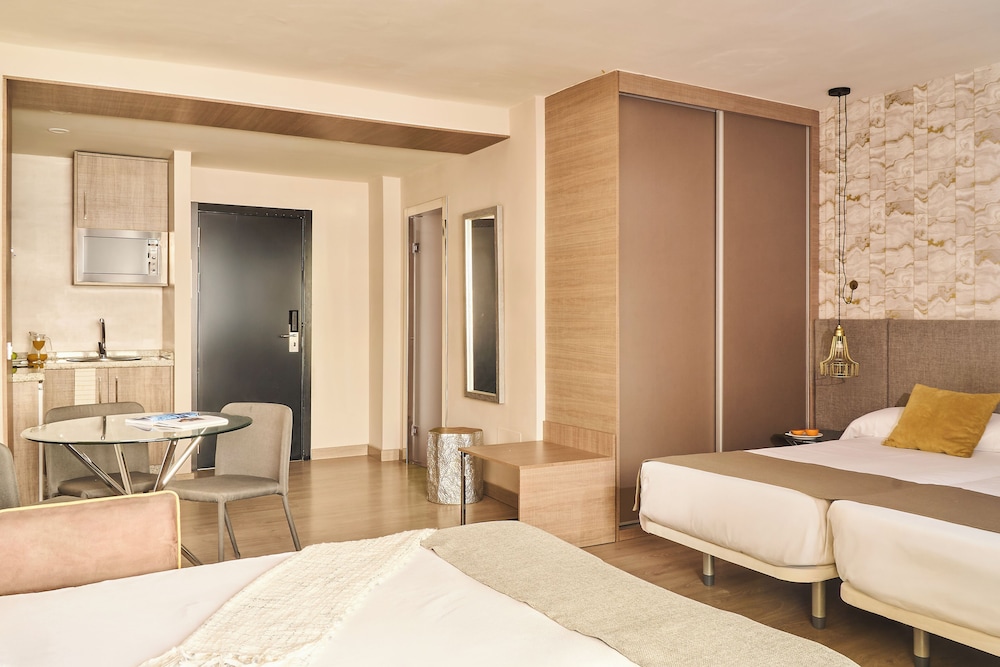 Ona Marbella Inn — Hotel rooms in Marbella, Andalusia