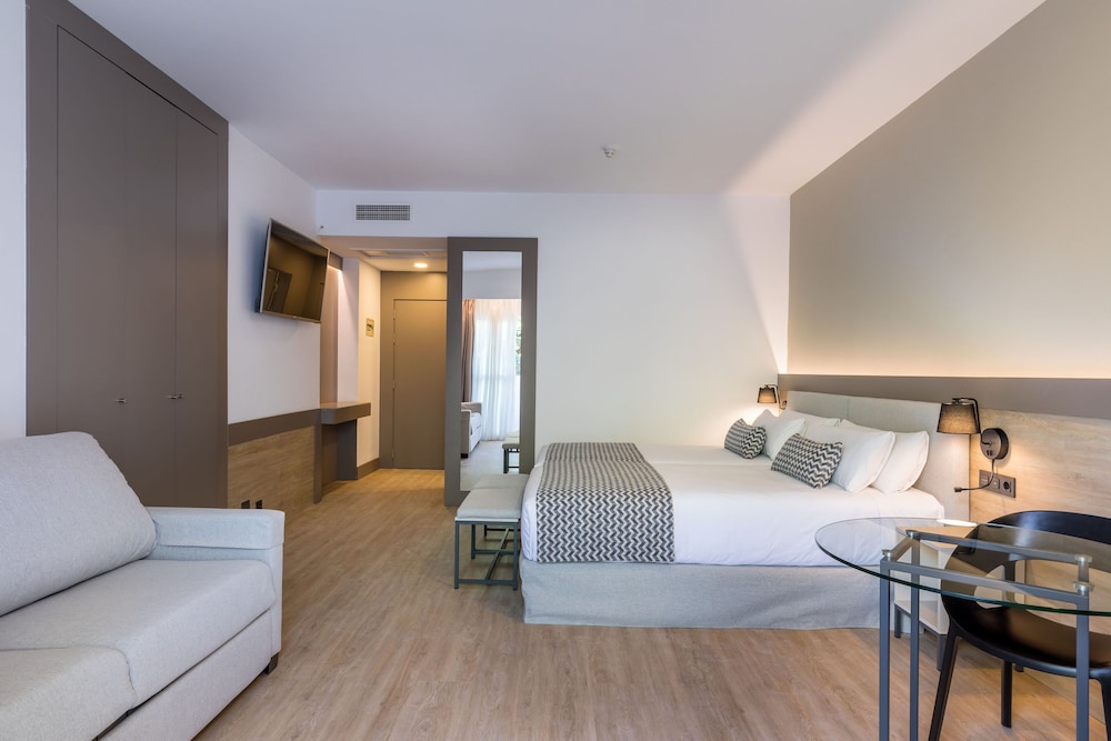 Occidental Puerto Banus — Hotel rooms in Marbella, Andalusia