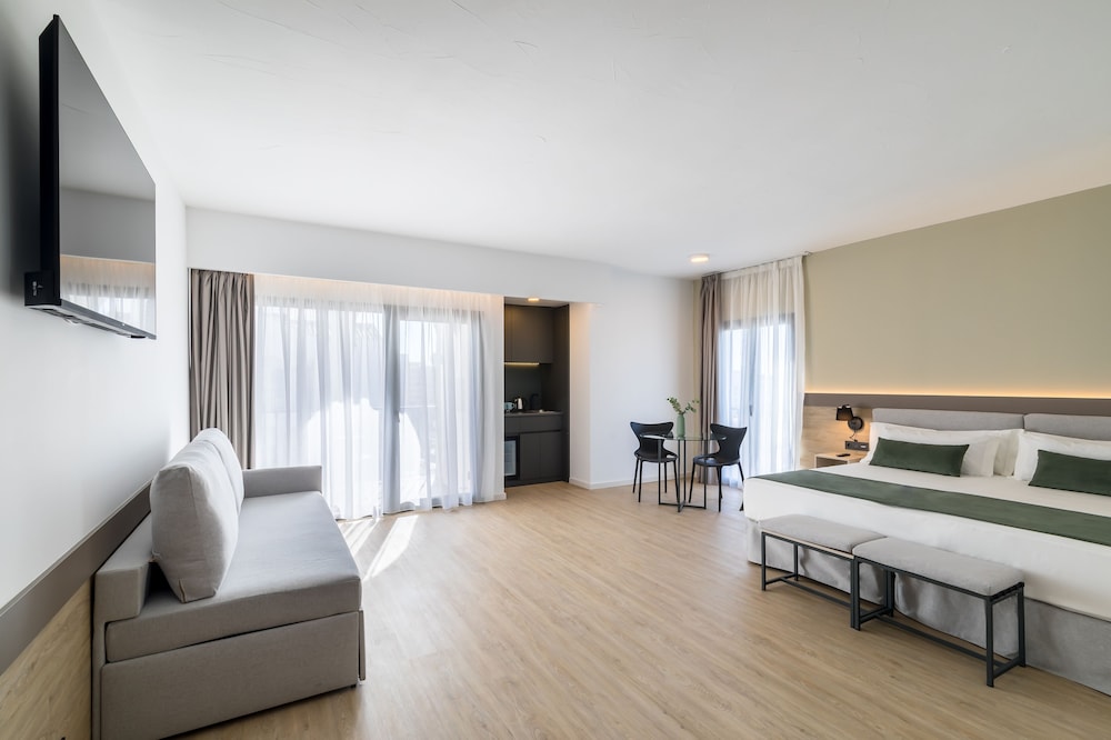 Occidental Puerto Banus — Hotel rooms in Marbella, Andalusia