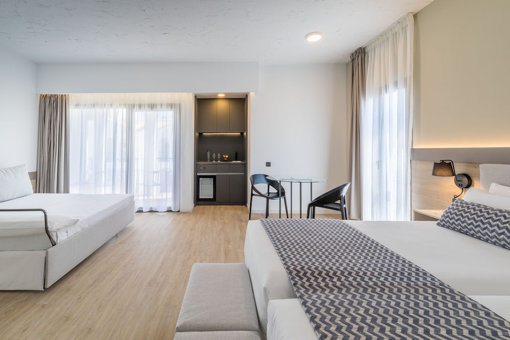 Occidental Puerto Banus — Hotel rooms in Marbella, Andalusia