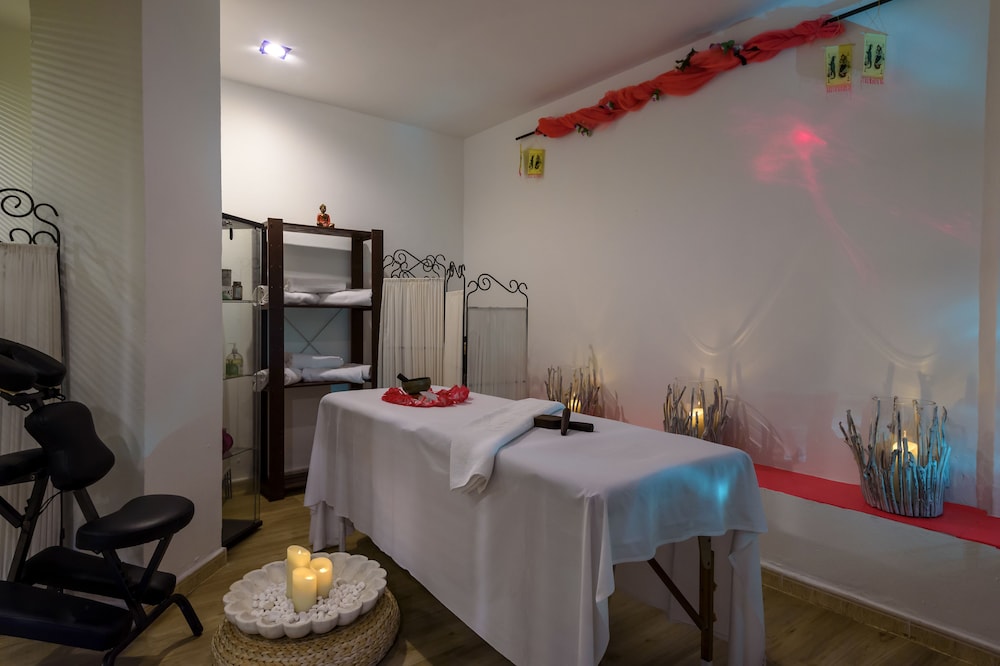 Aparthotel Tropic Garden — Spa in Santa Eulalia, Balearic Islands
