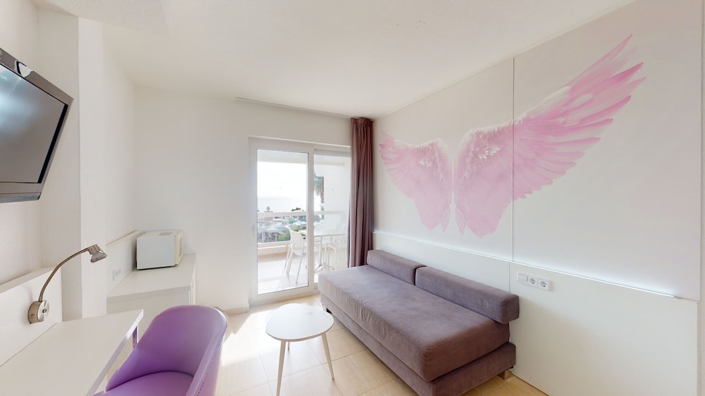 Aparthotel Tropic Garden — Hotel rooms in Santa Eulalia, Balearic Islands