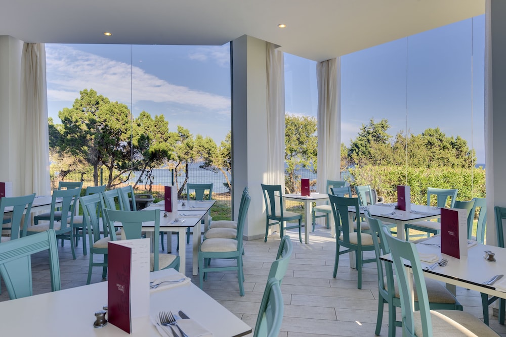 Aparthotel Tropic Garden — Restaurant & bars in Santa Eulalia, Balearic Islands