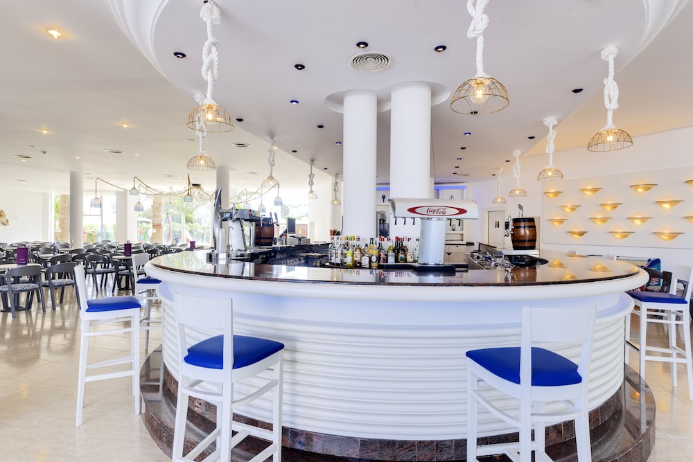 Aparthotel Tropic Garden — Restaurant & bars in Santa Eulalia, Balearic Islands