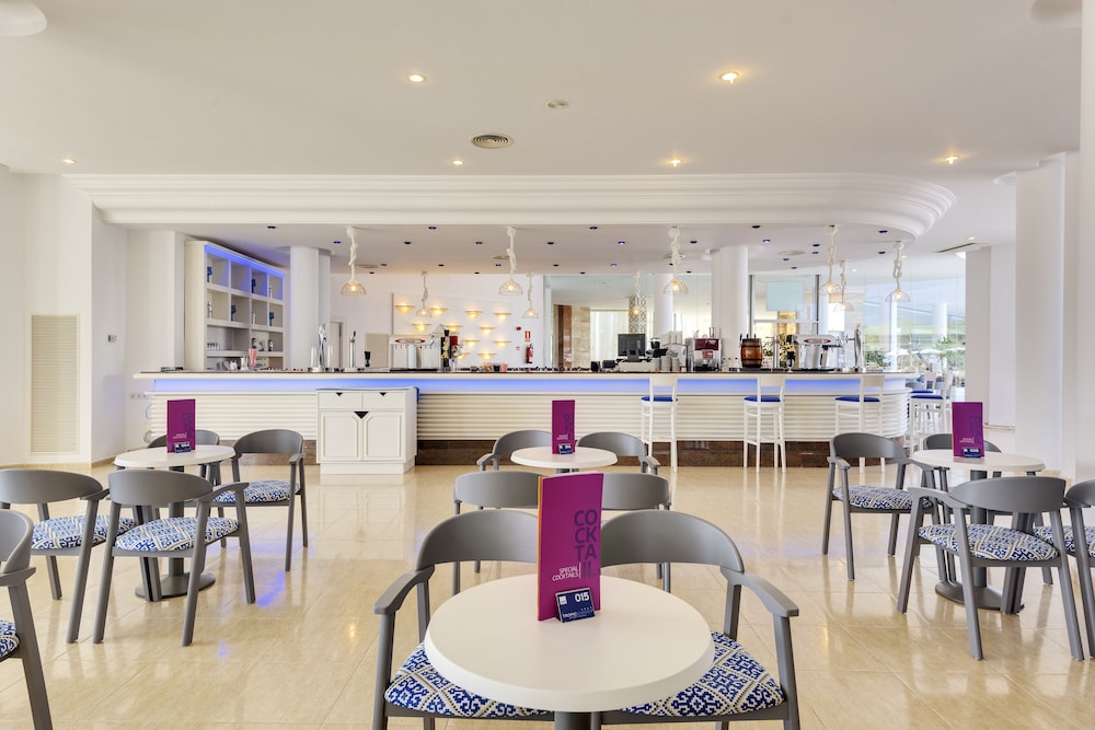 Aparthotel Tropic Garden — Restaurant & bars in Santa Eulalia, Balearic Islands